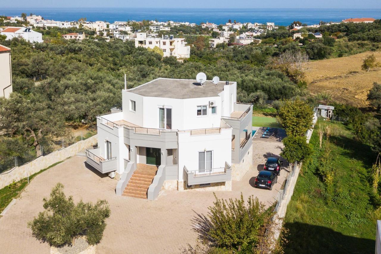 Villa Aelia I Modern & Ideal For Large Groups Galatás Zewnętrze zdjęcie